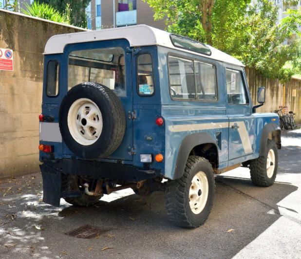 Land Rover Defender