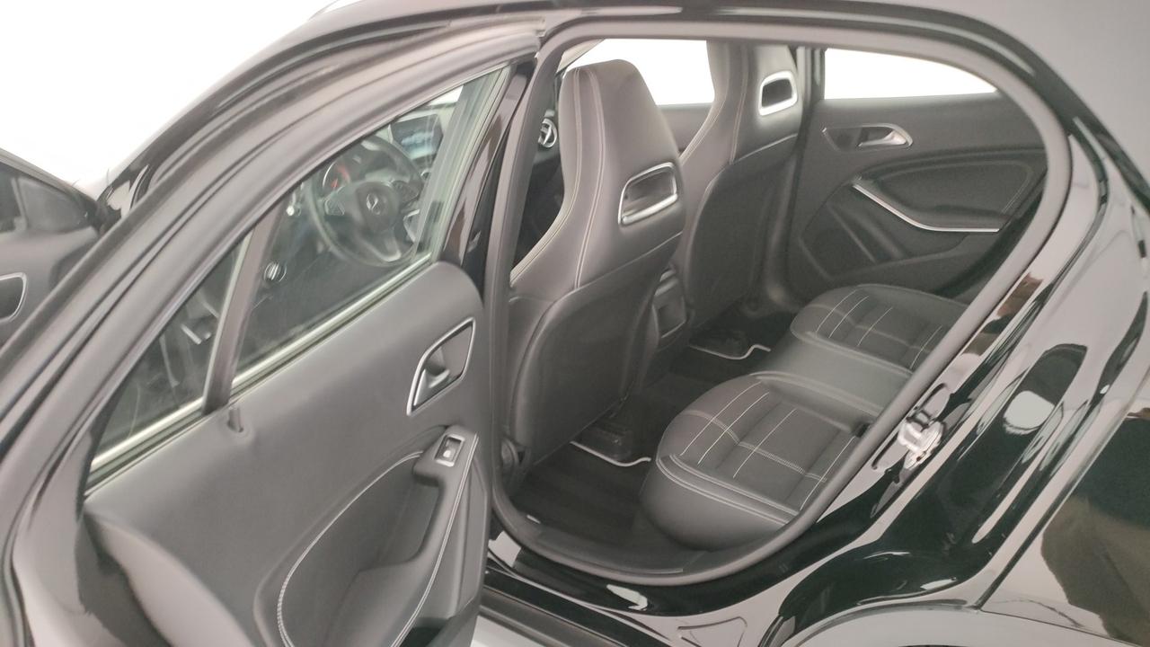 Mercedes-Benz GLA 180 d (cdi) Sport
