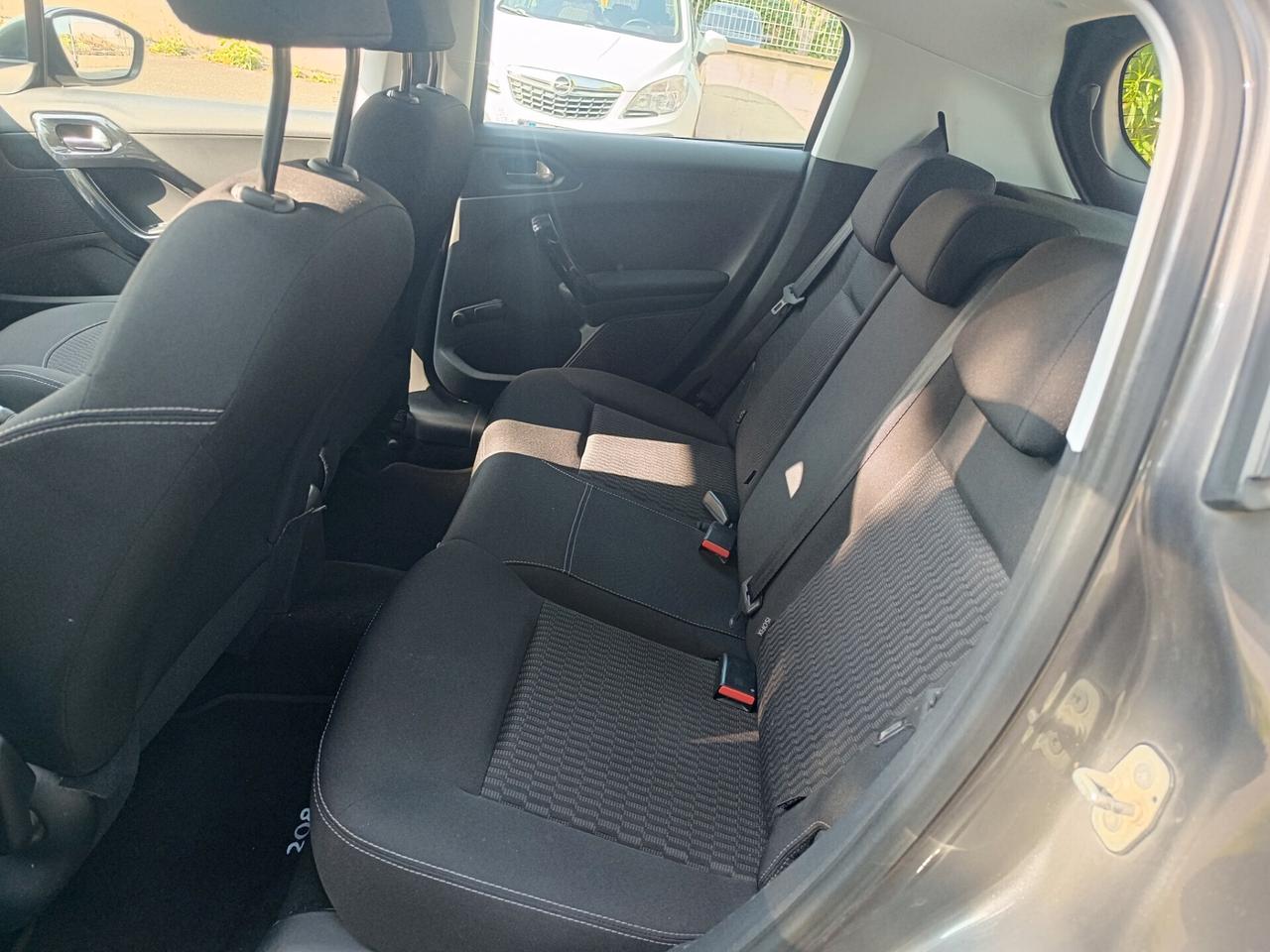 Peugeot 208 1.2 5 porte del 2018 SOLO 102.000 KM