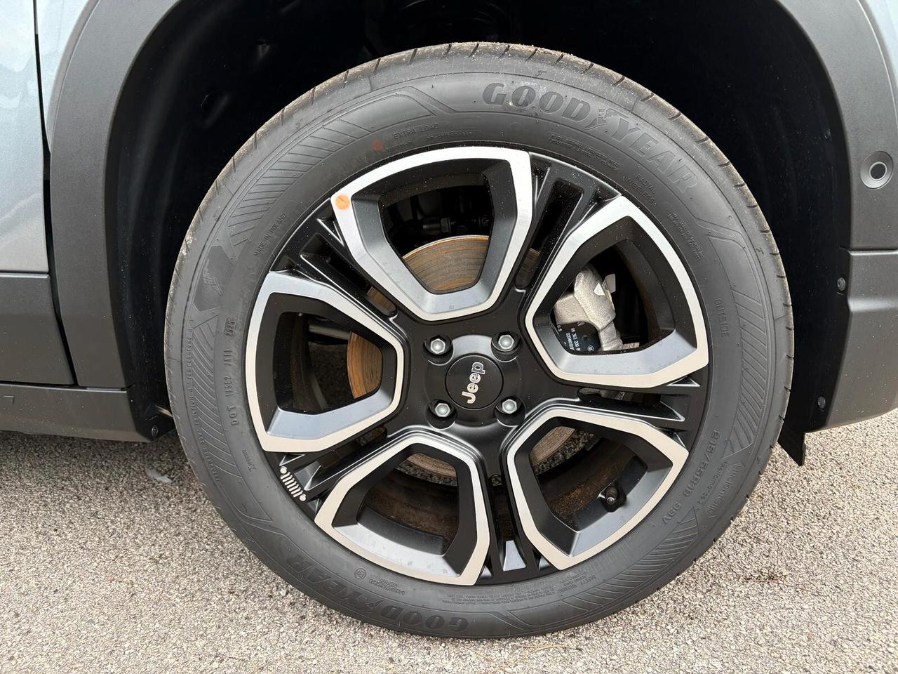 Jeep Avenger 1.2 Turbo 100 CV MHEV Summit