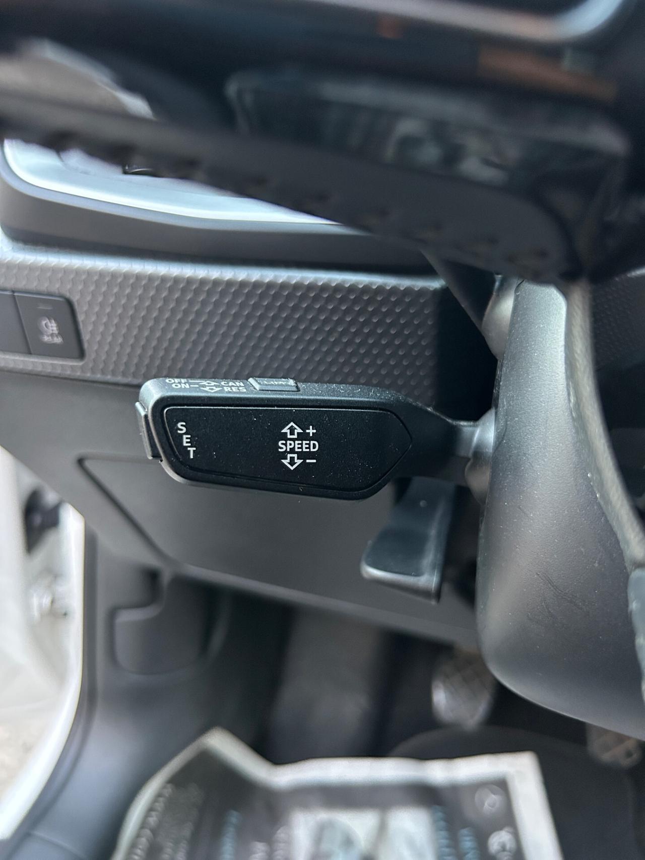 Audi A1 1.0 TFSI Admired-2018-NAVI-SENSORI