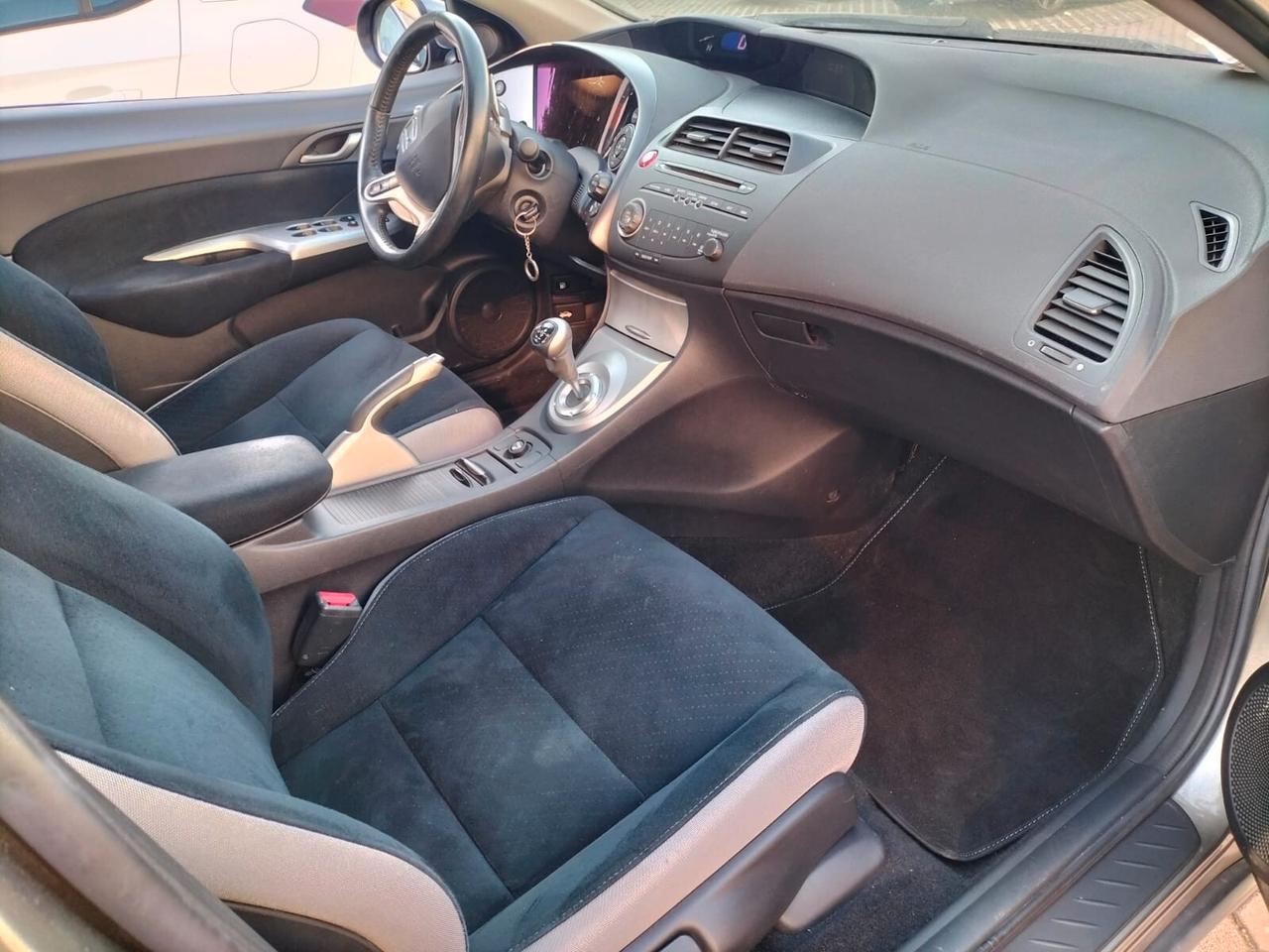 Honda Civic 1.8 i-VTEC 5p. Comfort