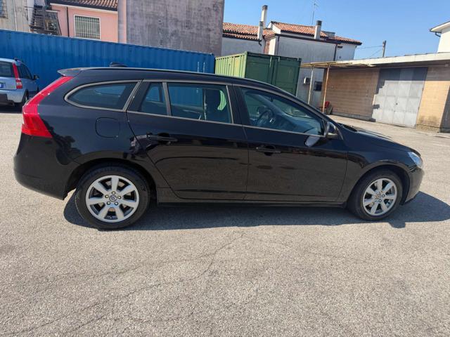 VOLVO V60 D2 1.6 Summum senza nessun lavoro da fare