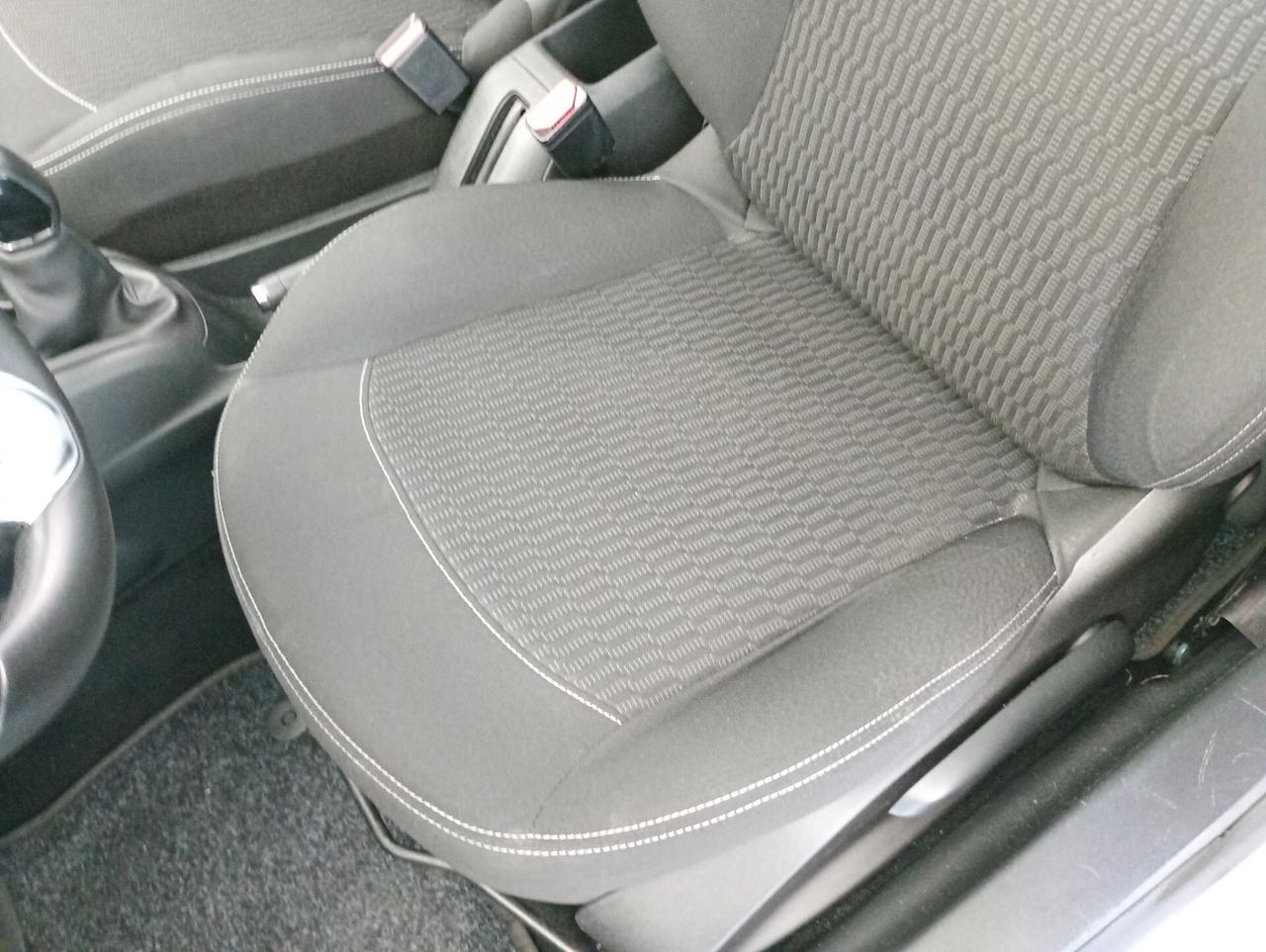 Peugeot 208 1.6 BlueHDi 75 5 porte - NEOPATENTATI -