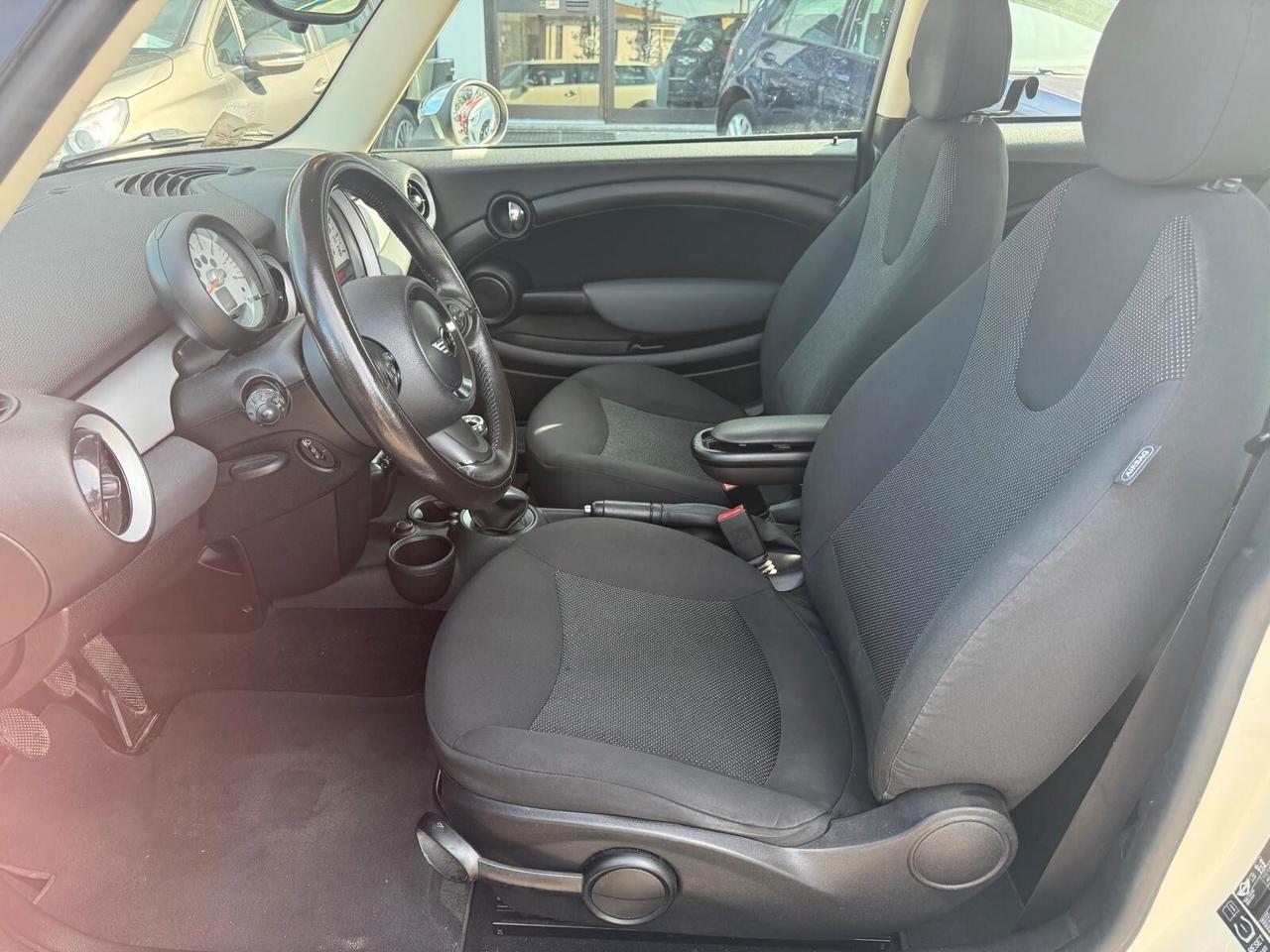 Mini 1.6 16V One (55kW)