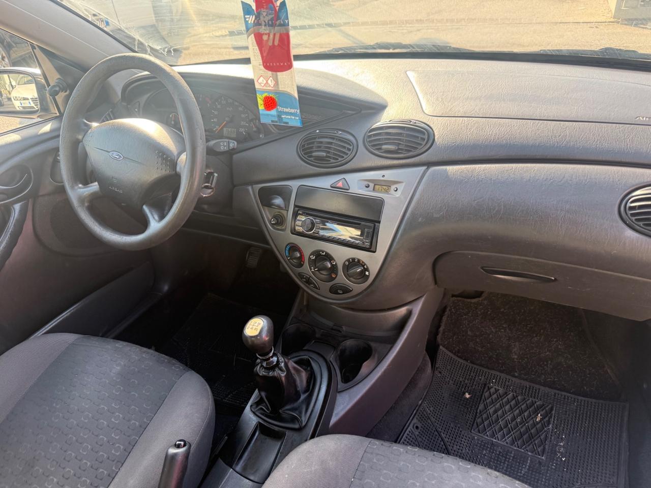 Ford Focus 1.8 TDDi cat 5p. Ghia