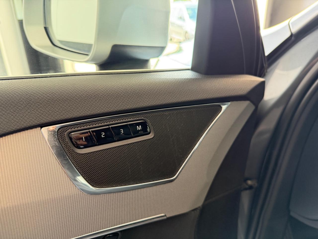 Volvo XC 90 XC90 D5 AWD Geartronic 7 posti R-design