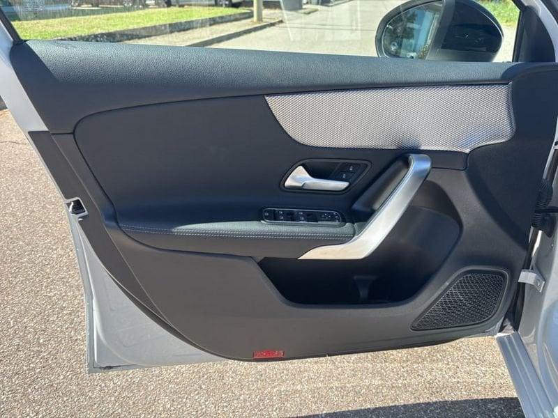 Mercedes-Benz Classe A A 180 D SPORT AUTO
