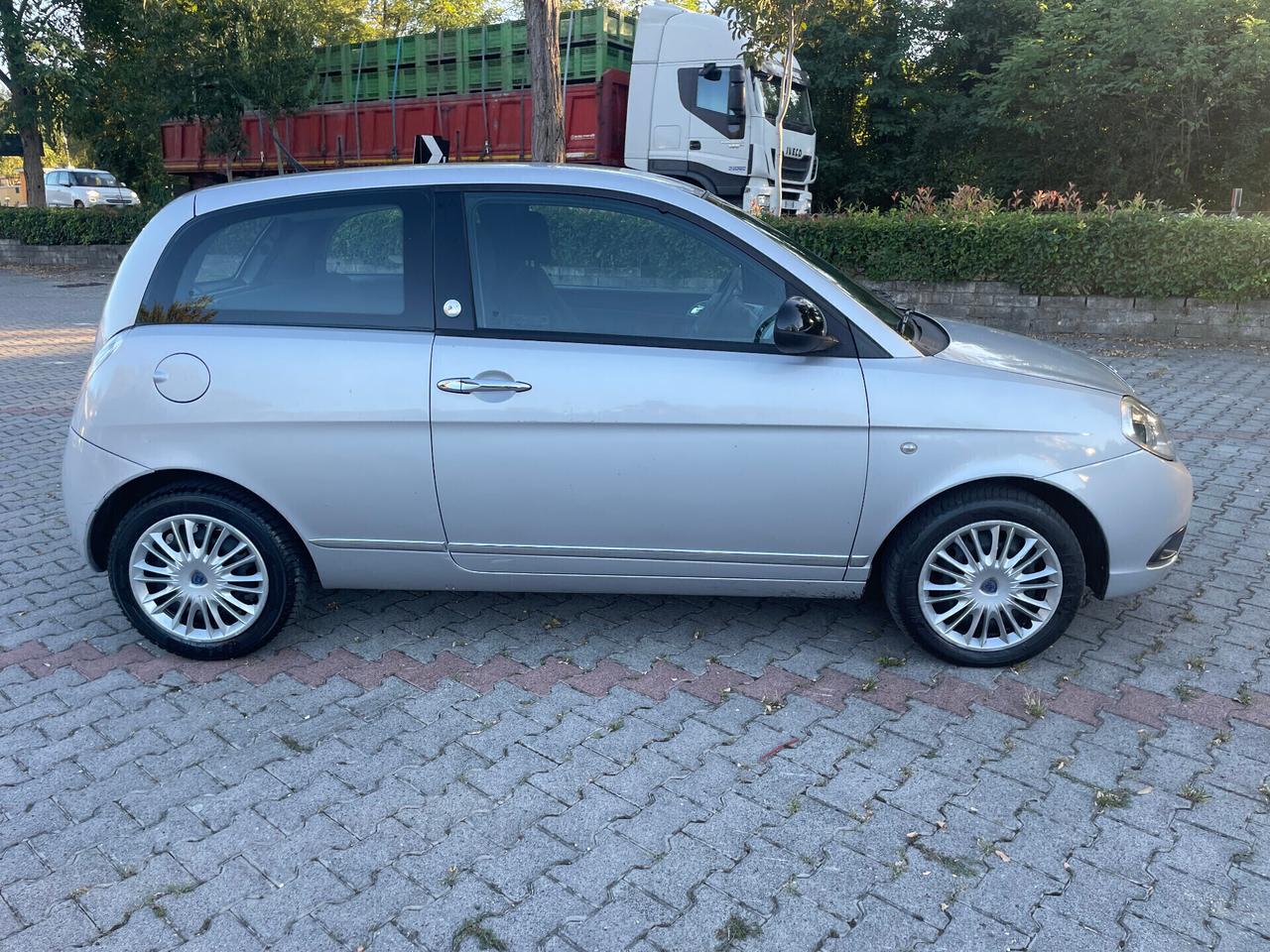 Lancia Ypsilon 1.4 Unyca Ecochic GPL