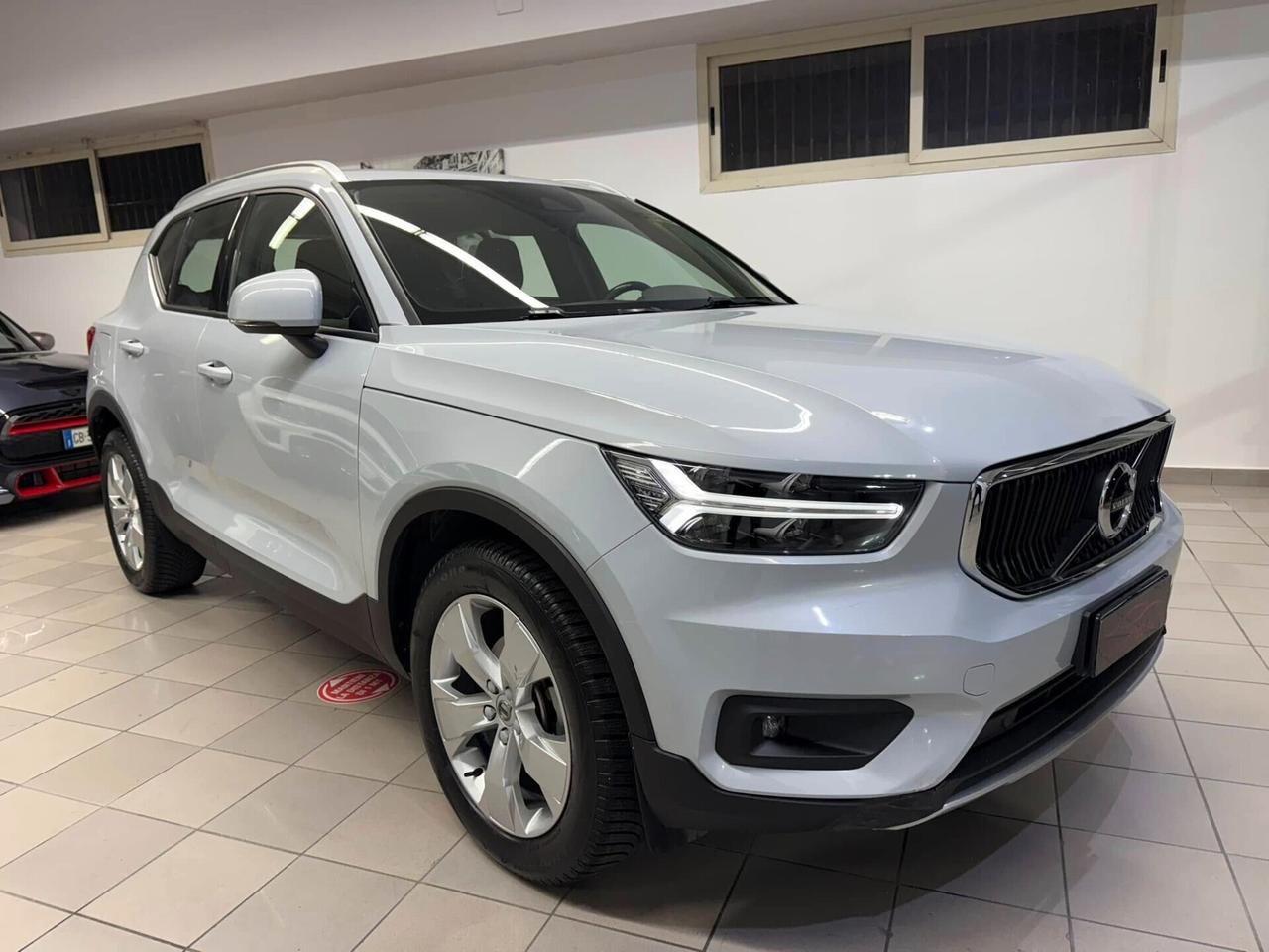 Volvo XC40 T3 Momentum IVA ESPOSTA UNICO PROPRIETARIO