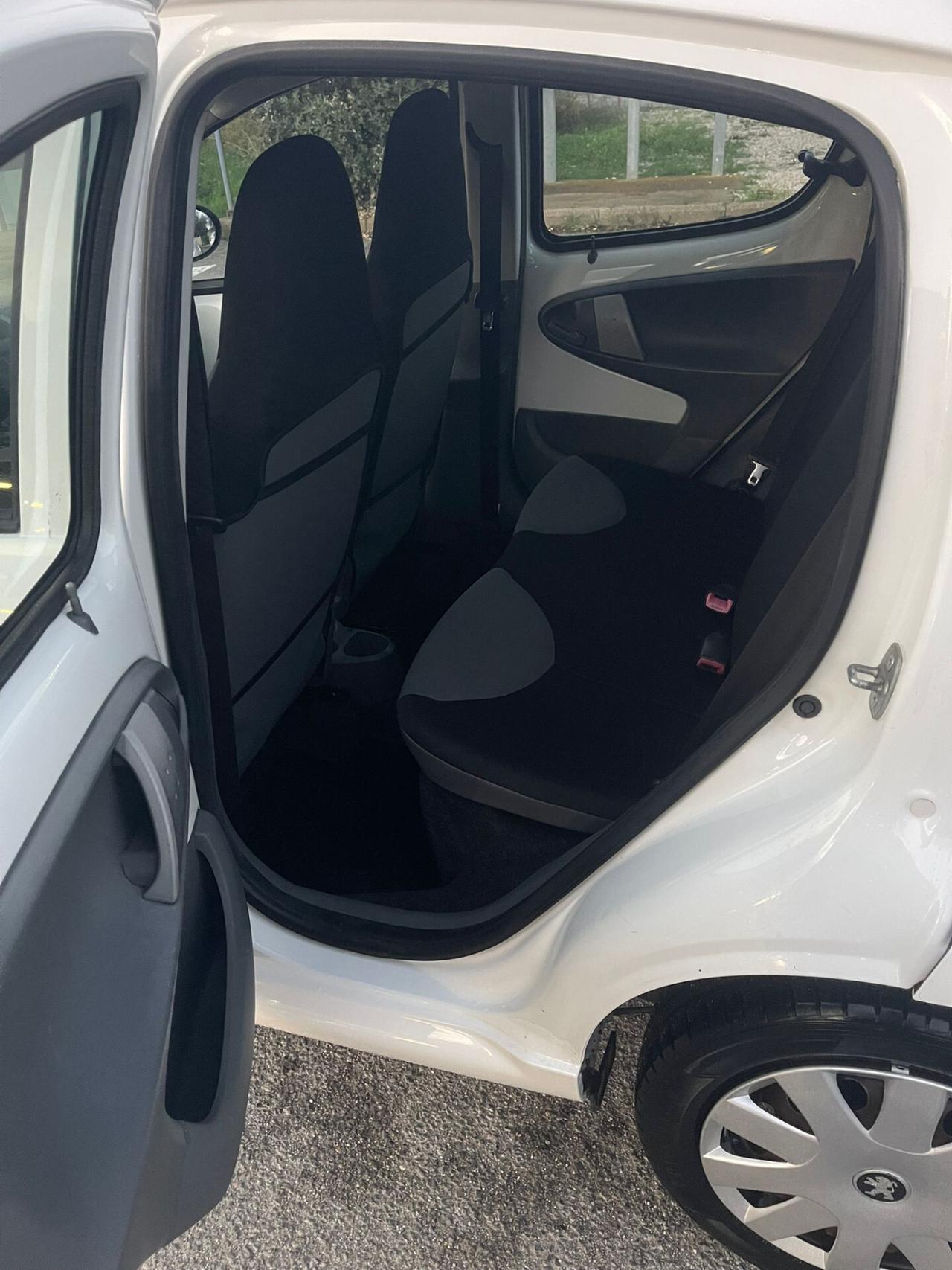 Peugeot 107 1.0 68CV 5p. Desir