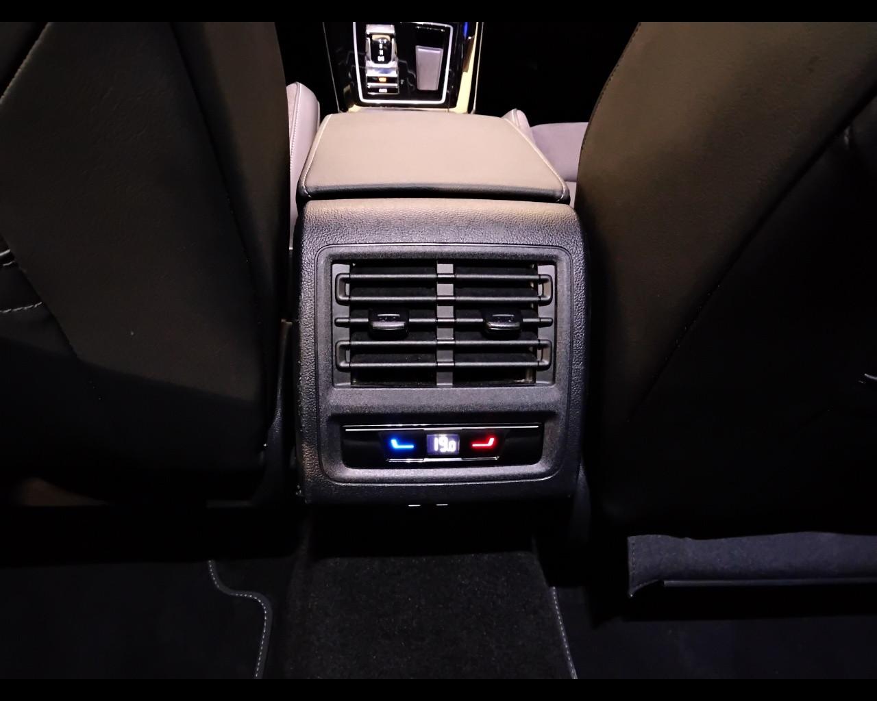 VOLKSWAGEN Golf VIII 2024 - Golf 2.0 tdi Style 150cv dsg