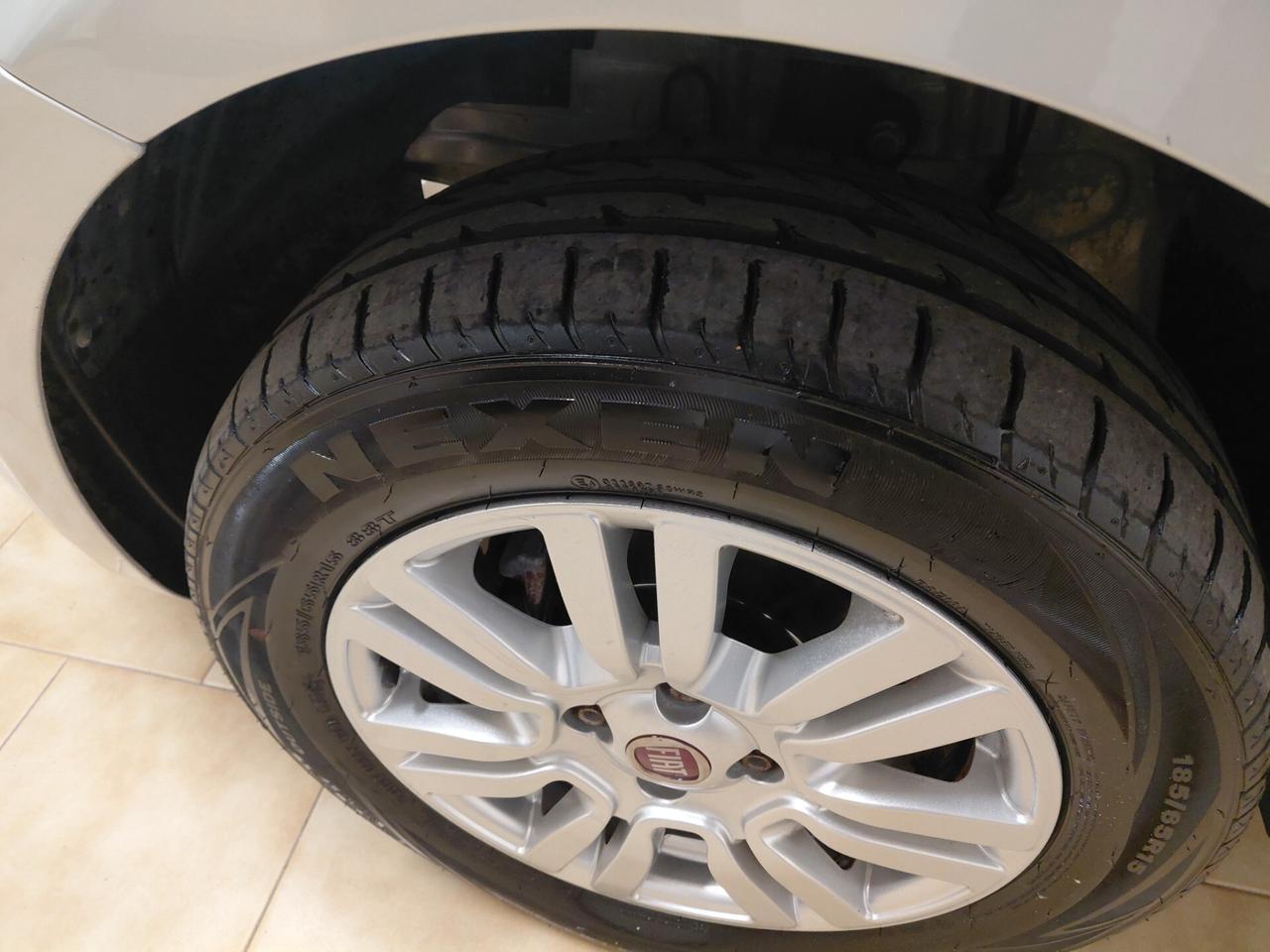 FIAT PUNTO ANNO 2015 BZ METANO ADATTA NEOPATENTATI KM 190 MILA