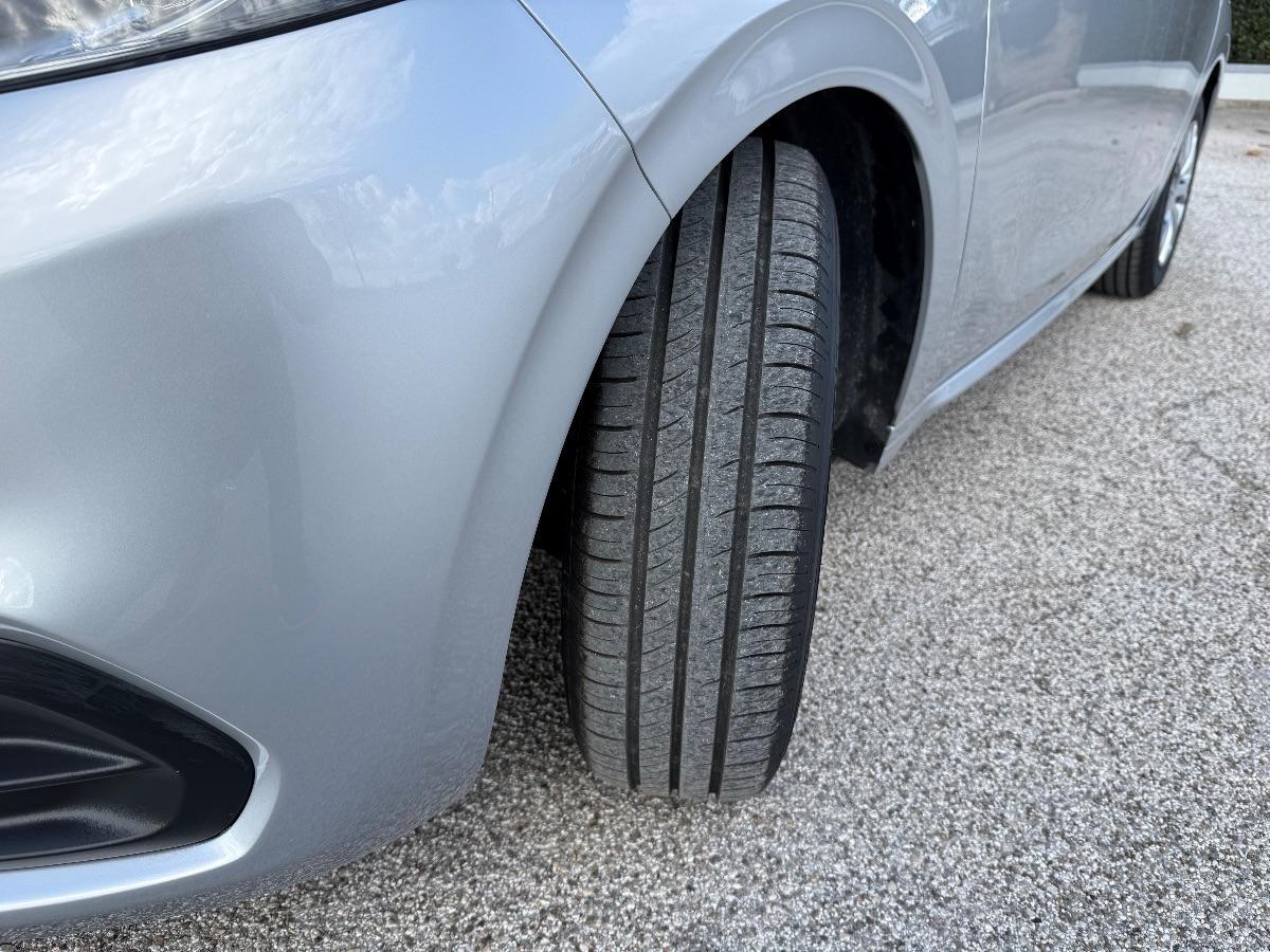 PEUGEOT - 208 - BlueHDi 75 S&S 5p. Active