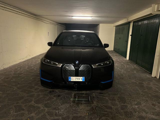 BMW iX xDrive40 Pacchetto Sportivo