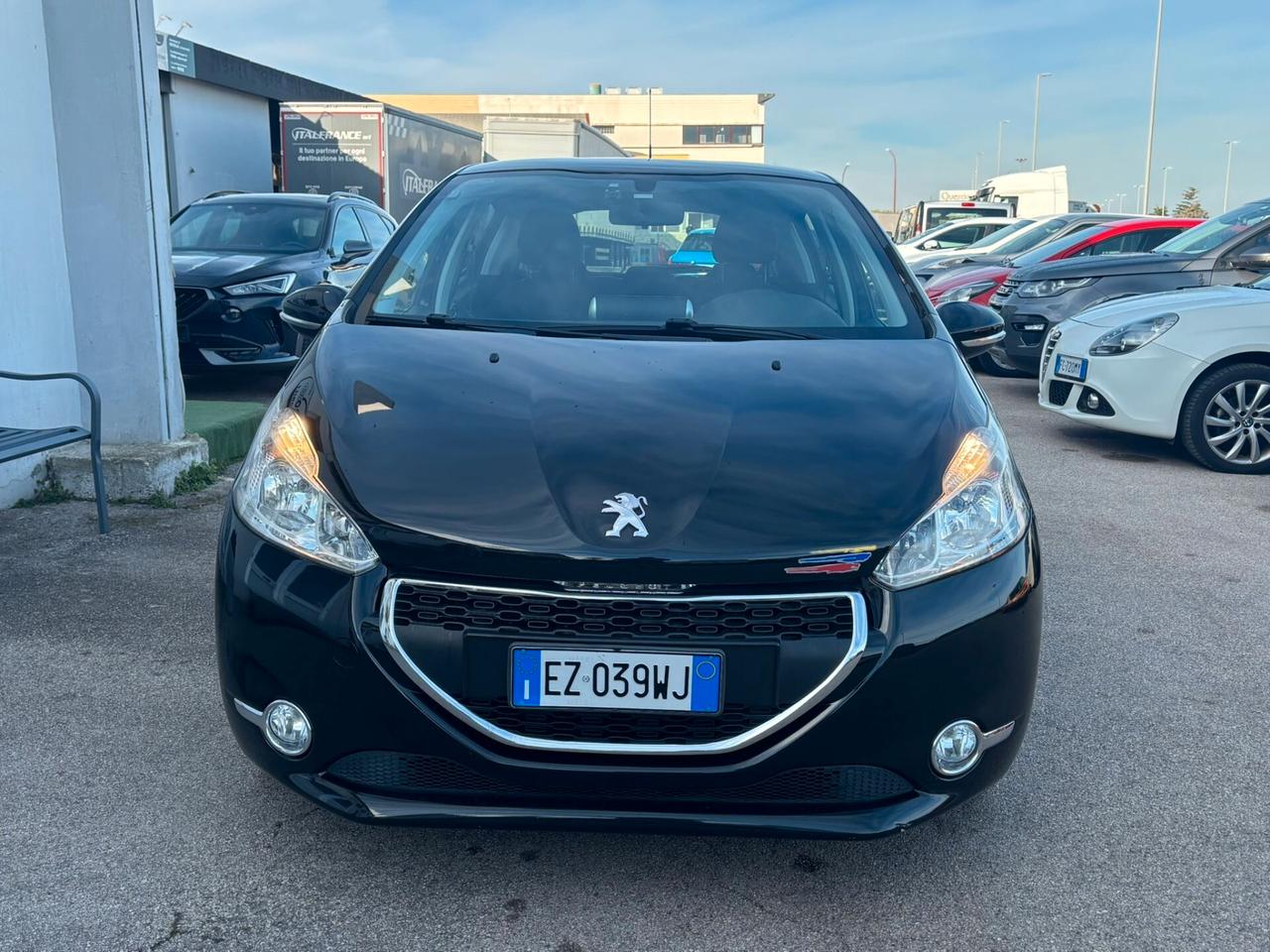 Peugeot 208 1.4 HDi 68 CV 5 porte Allure