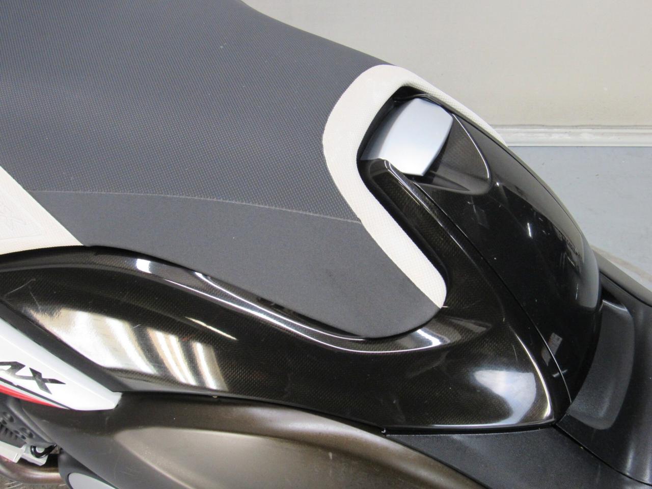 Yamaha T Max WHITEMAX ANNIVERSARY AKRAPOVIC