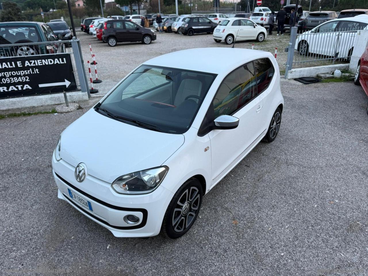 VOLKSWAGEN 1.0 75 CV 5p. high up!