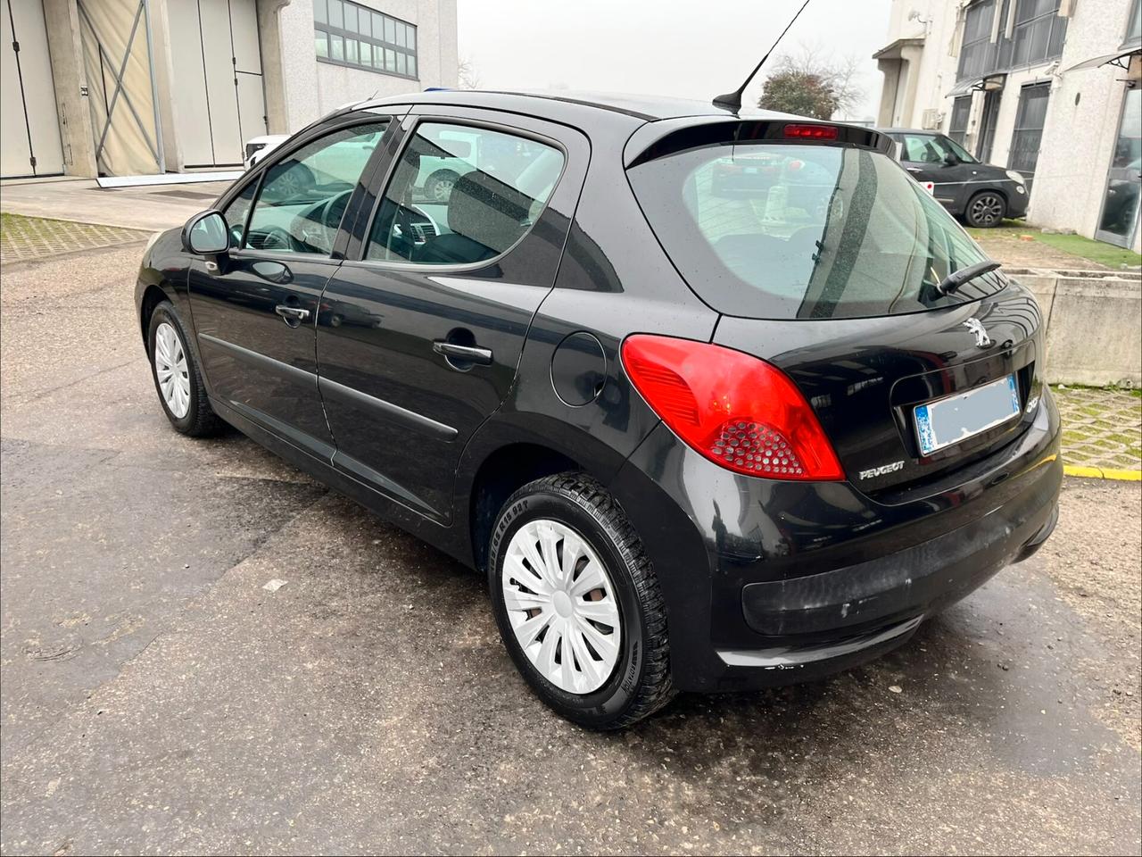 Peugeot 207 1.4 8V 75CV 5p. ONE Line