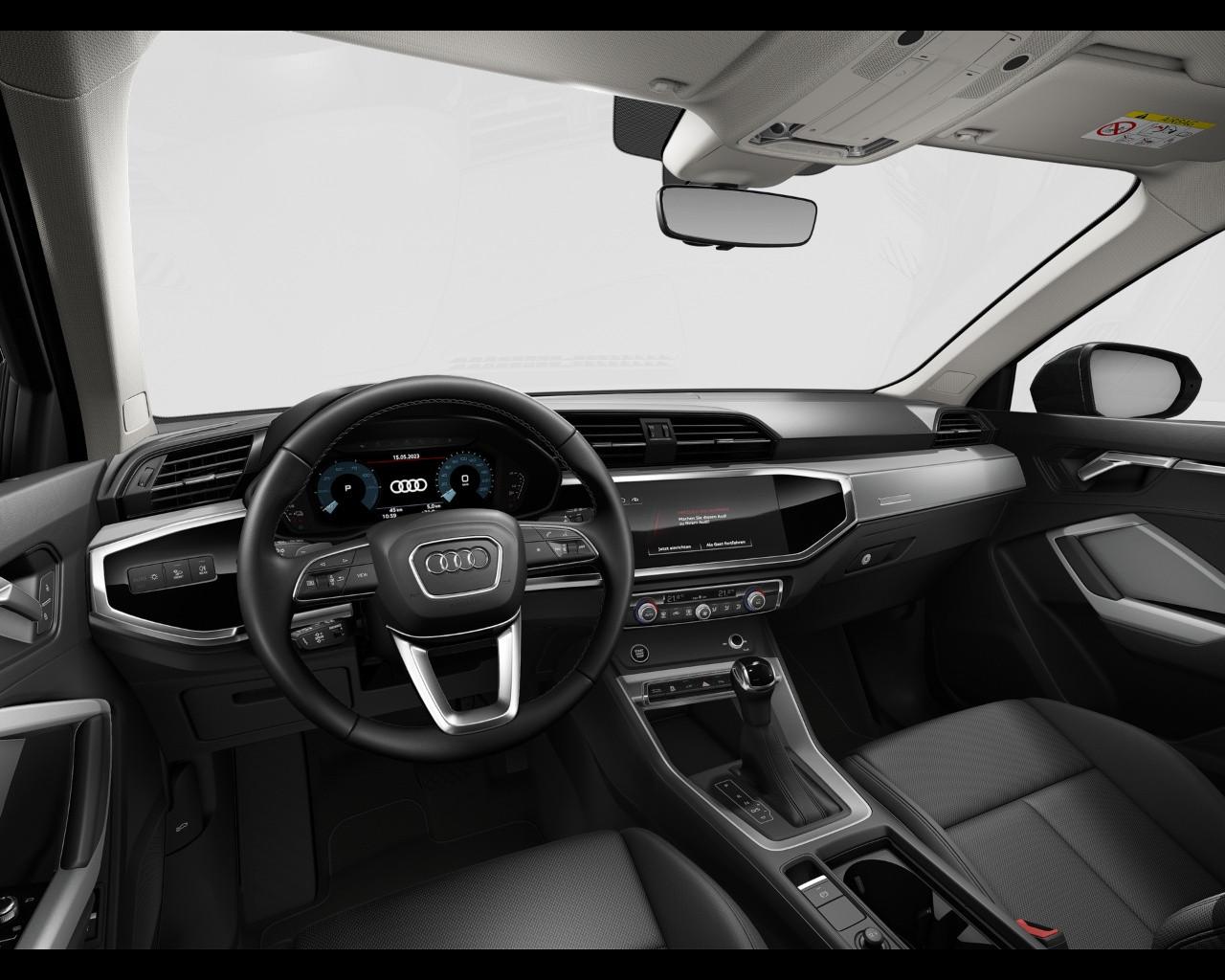 AUDI Q3 45 TFSIe S-TRONIC S-LINE EDITION