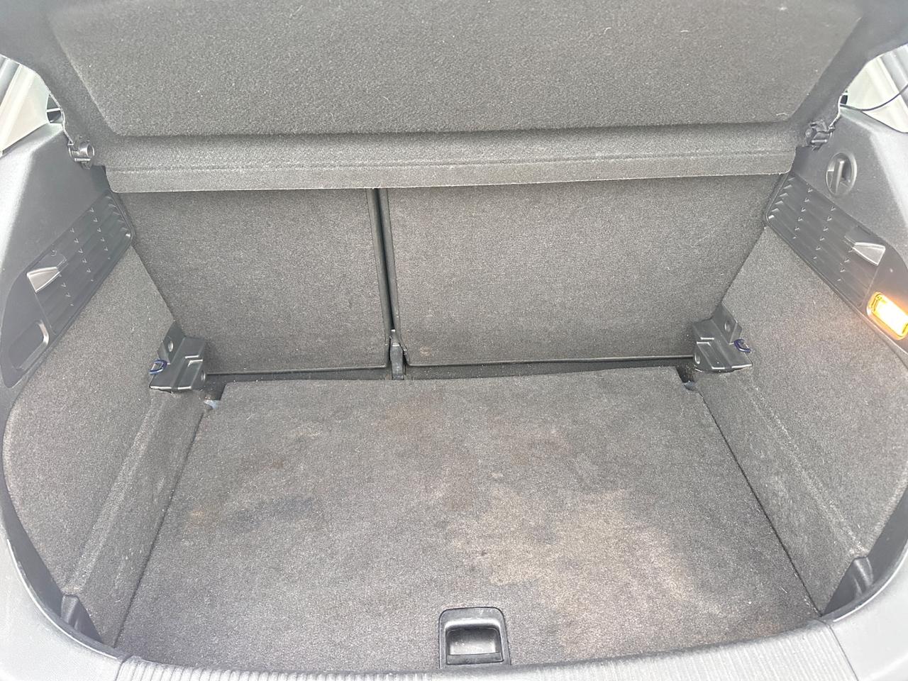 Audi A1 1.2 TFSI Attraction-2012