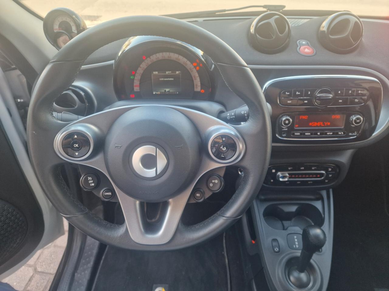 Smart ForFour 70 1.0 twinamic PASSION * LED + AUTOMATICA *