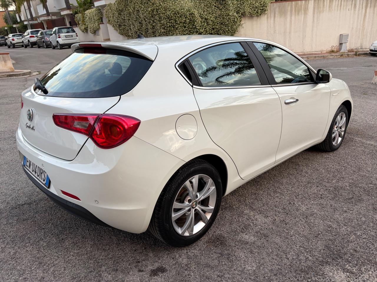 Alfa Romeo Giulietta 1.6 JTDm distictive ideale per neopatentati