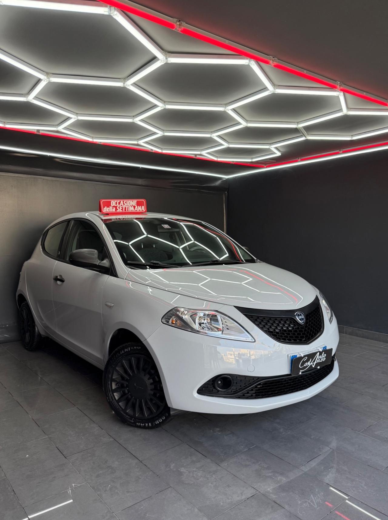 Lancia Ypsilon 1.0 Hybrid Ecochic Gold 2021