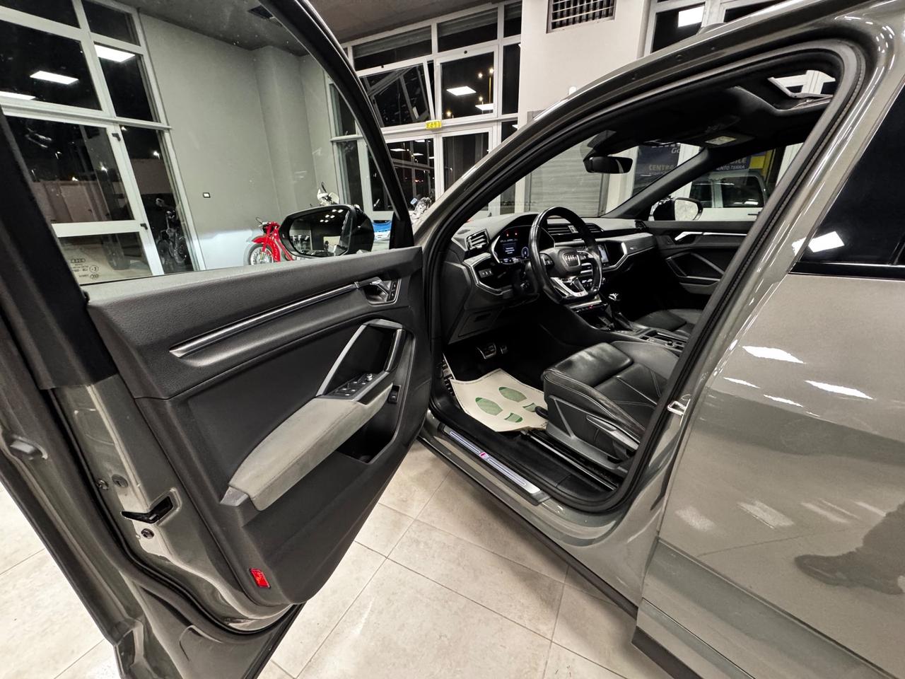 AUDI Q3 SBACK 2.0 TDI SLINE EDITION + TETTO APRIBILE