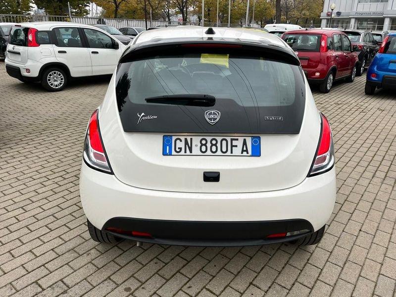 Lancia Ypsilon 1.0 FireFly 5 porte S&S Hybryd Gold