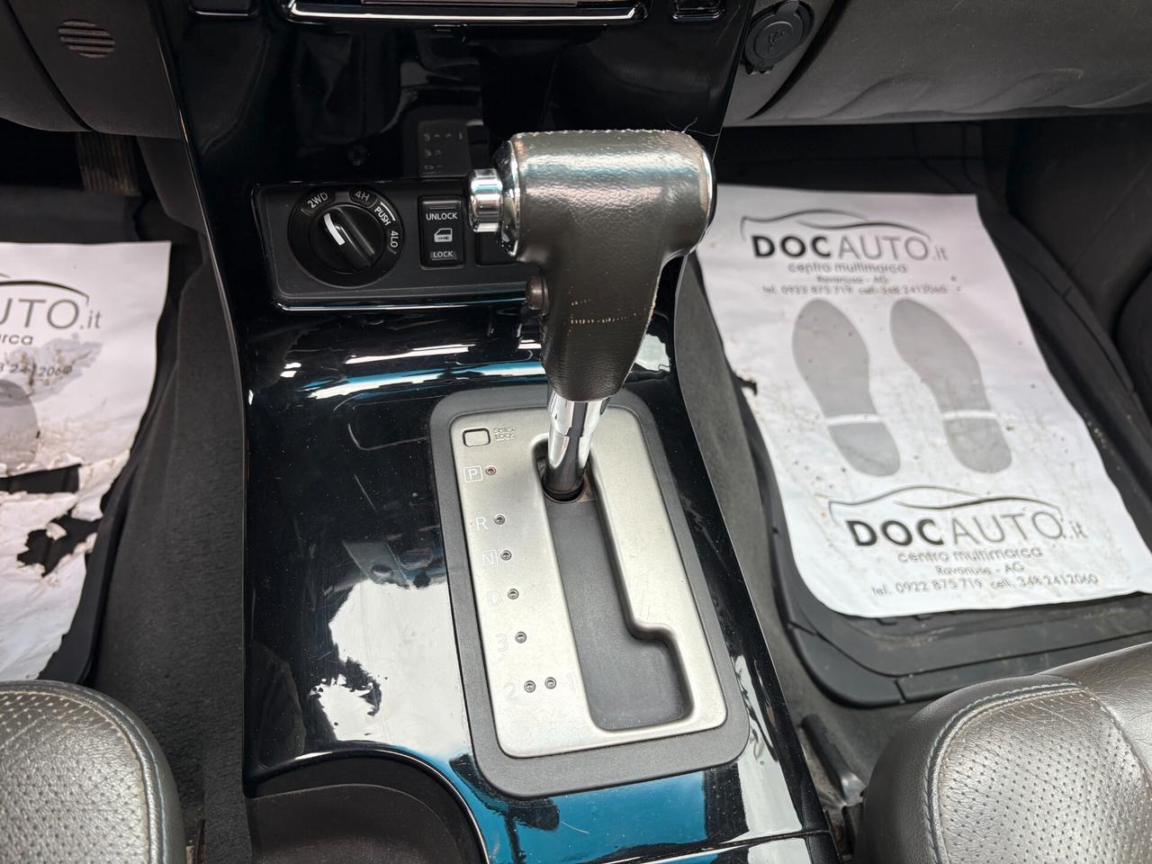 Nissan Navara 2.5 dCi 4 porte Double Cab Platinum