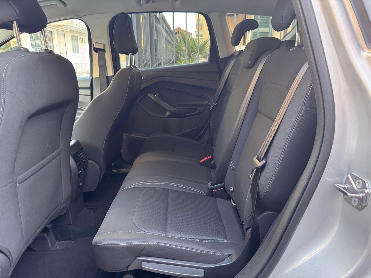 Ford Kuga 2.0 TDCI 120 CV S&S 2WD Powershift Business