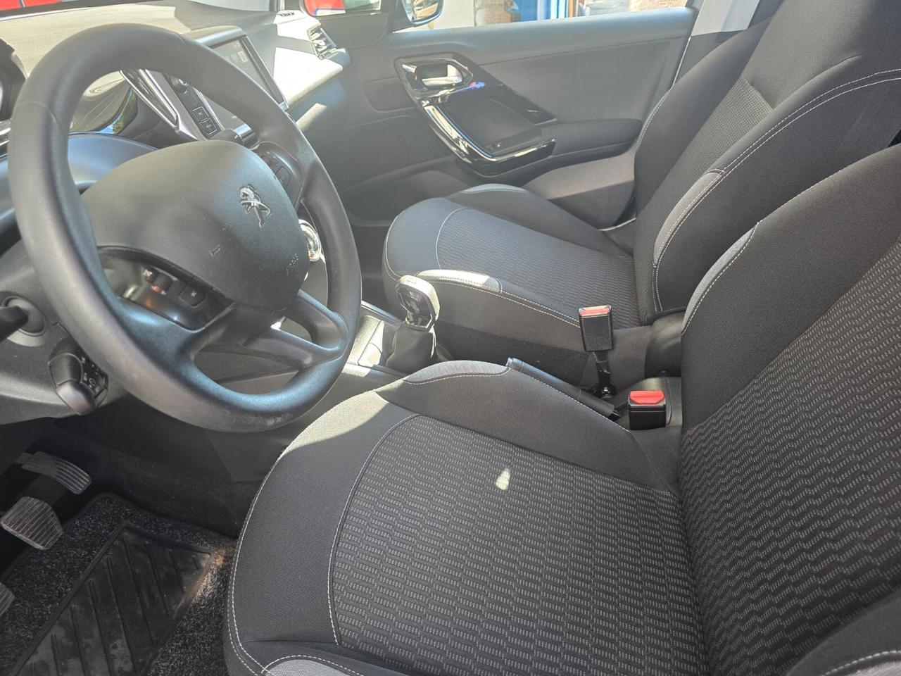 Peugeot 208 PureTech 68 5 porte Active rate da 120 mese