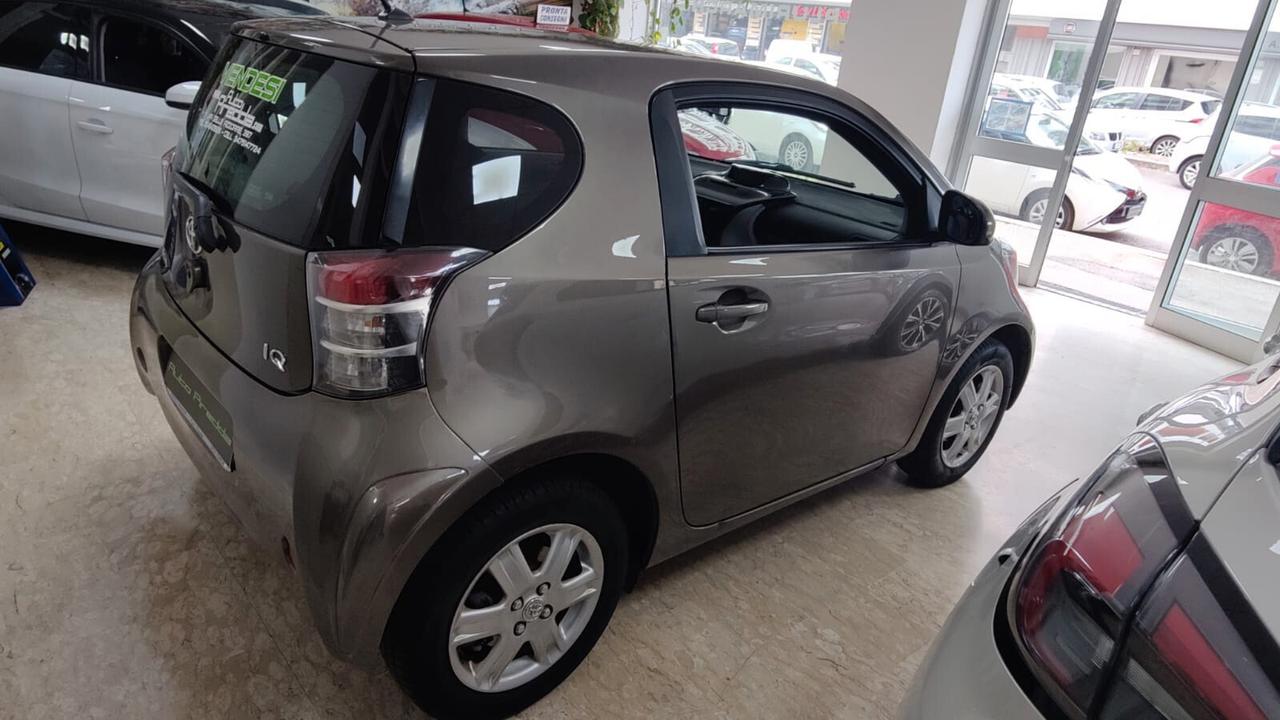 Toyota iQ 1.0 CVT Cambio Automatico