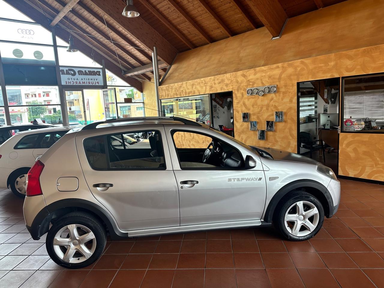 Dacia Sandero Stepway 1.6 8V 90CV