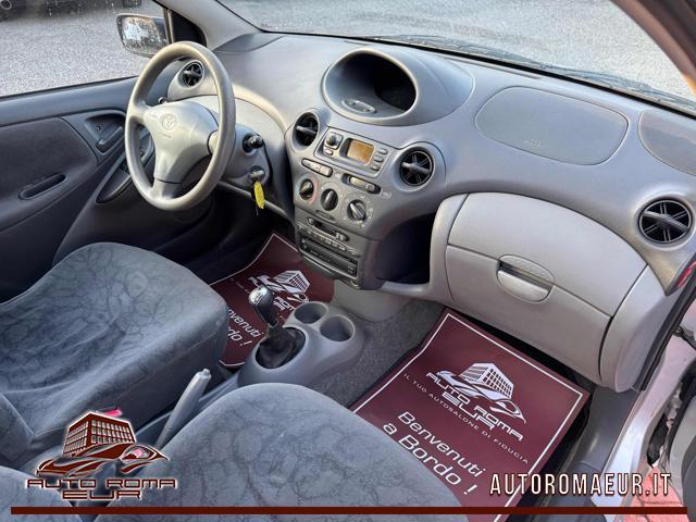 TOYOTA Yaris 1.0i 16V cat 5 porte Sol GOMMATA! NEOPATENTATI!