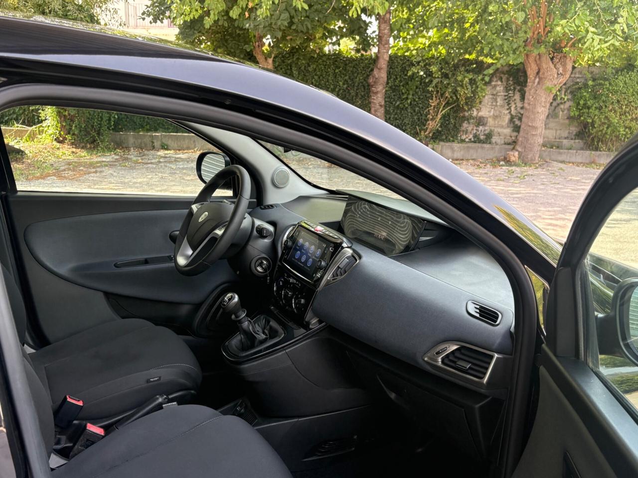 Lancia Ypsilon 1.0 FireFly 5 porte S&S Hybrid Ecochic UnYca