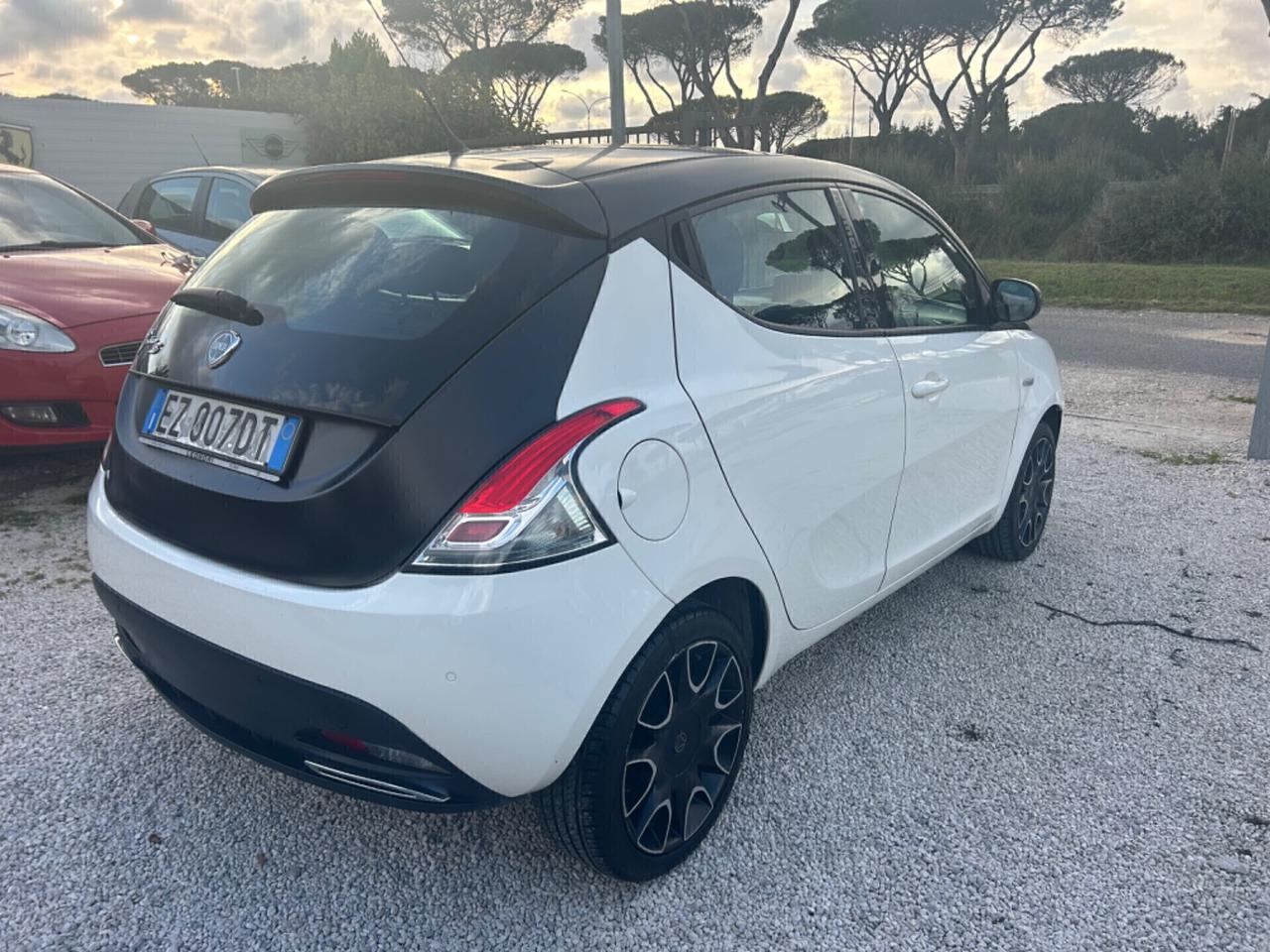 Lancia Ypsilon Momo Design 69 cv s