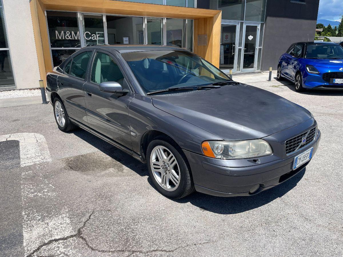 VOLVO - S60 - 2.4 D5 20V Momentum