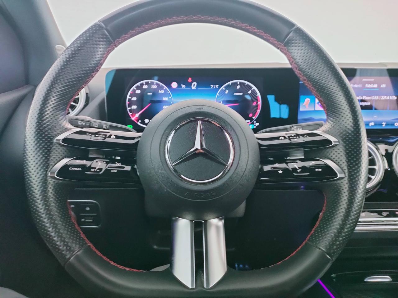 Mercedes-Benz Classe B - W247 2023 - B 180 d AMG Line Advanced Plus auto