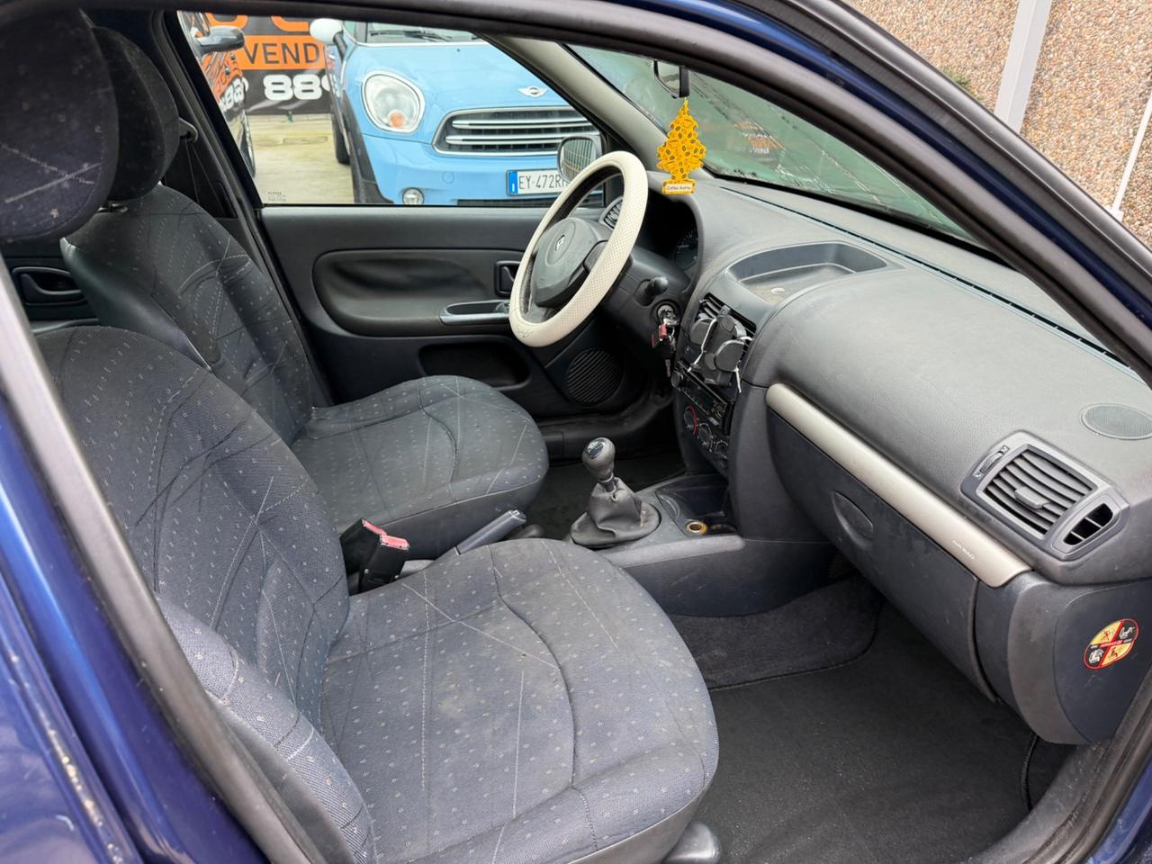 Renault Clio 1.2 BENZINA NEOPATENTATI CONSUMI BASSI