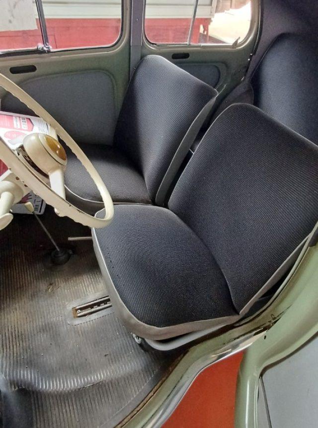 RENAULT R 4 4 CV