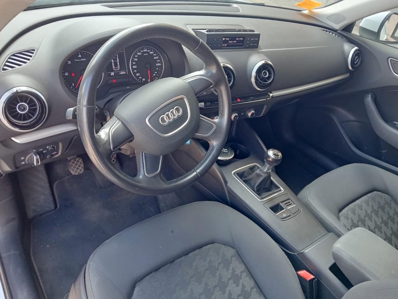 Audi A3 1.6 TDI Ambition 105 CV