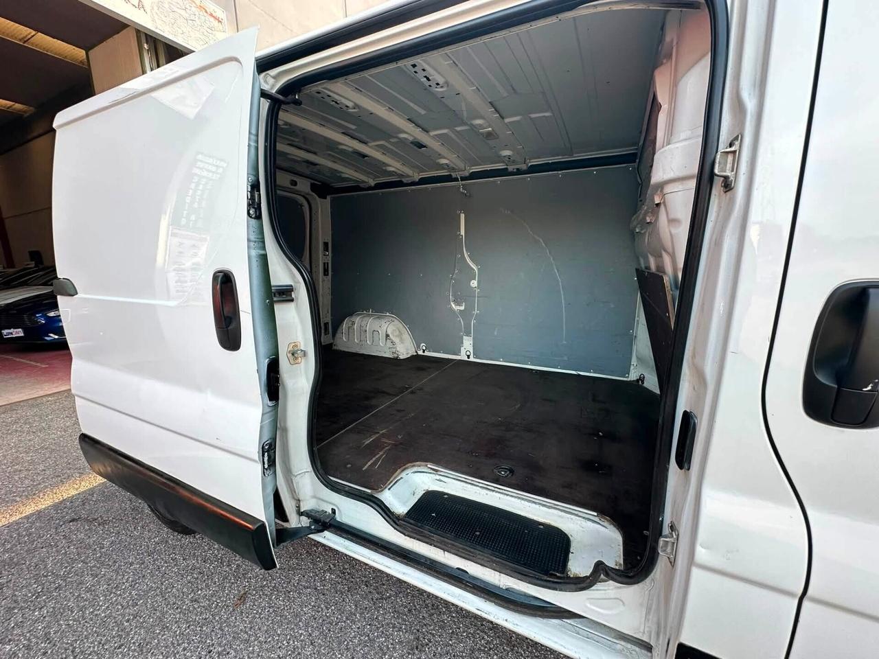 Renault Trafic T27 2.0 dCi/115 PC-TN Furgone DPF