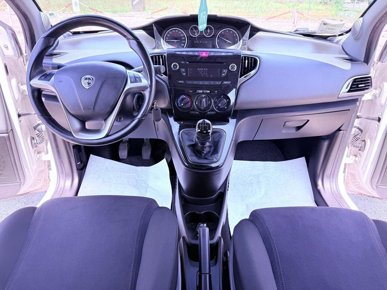 Lancia Ypsilon 1.2 69 CV 5 porte S&S Silver