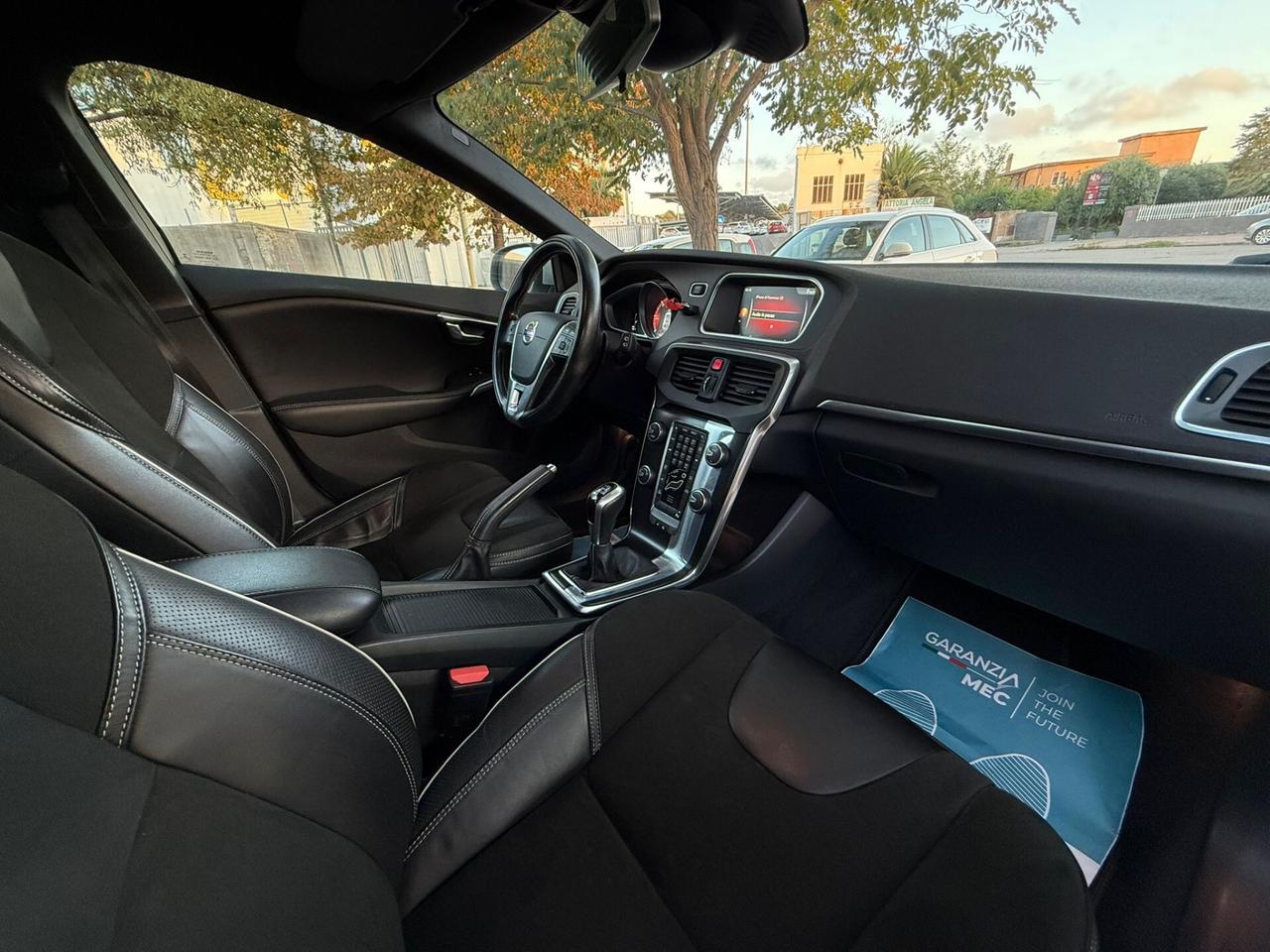 Volvo V40 D2 R-DESIGN