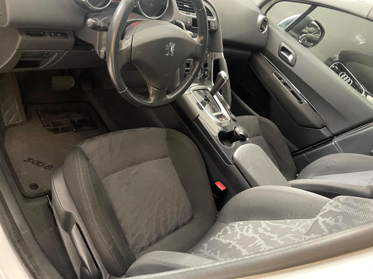 Peugeot 3008 1.6 HDi 110CV cambio robotizzato Premium