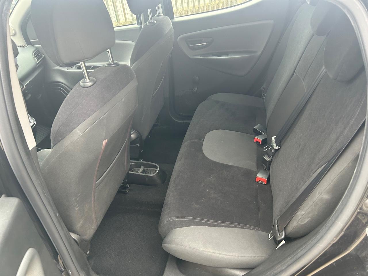 Lancia Ypsilon 0.9 TwinAir 85 CV 5 porte S&S DFN Gold