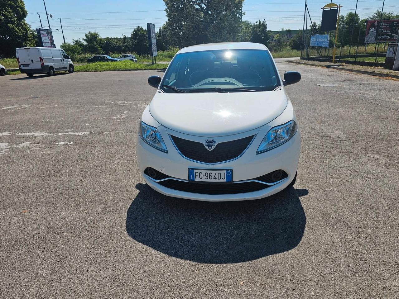 Lancia Ypsilon 1.2 69 CV 5 porte Gold