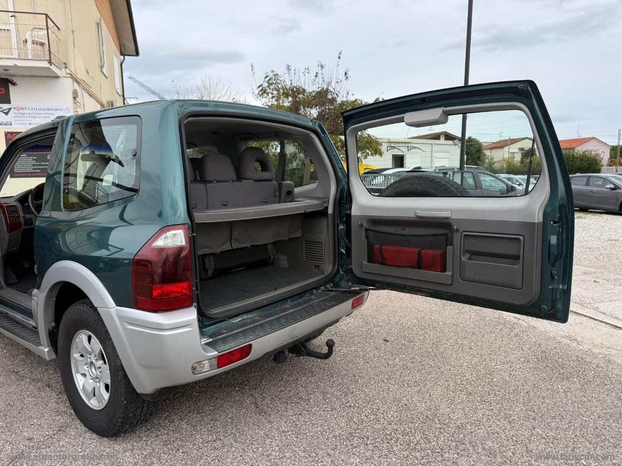 MITSUBISHI Pajero 3.2 16V DI-D 3p. A/T Intense GANCIO TRAINO